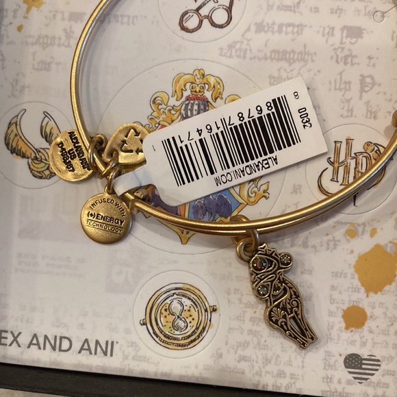 Harry Potter Alex and Ani bracelet in gold. - Picture 4 of 6